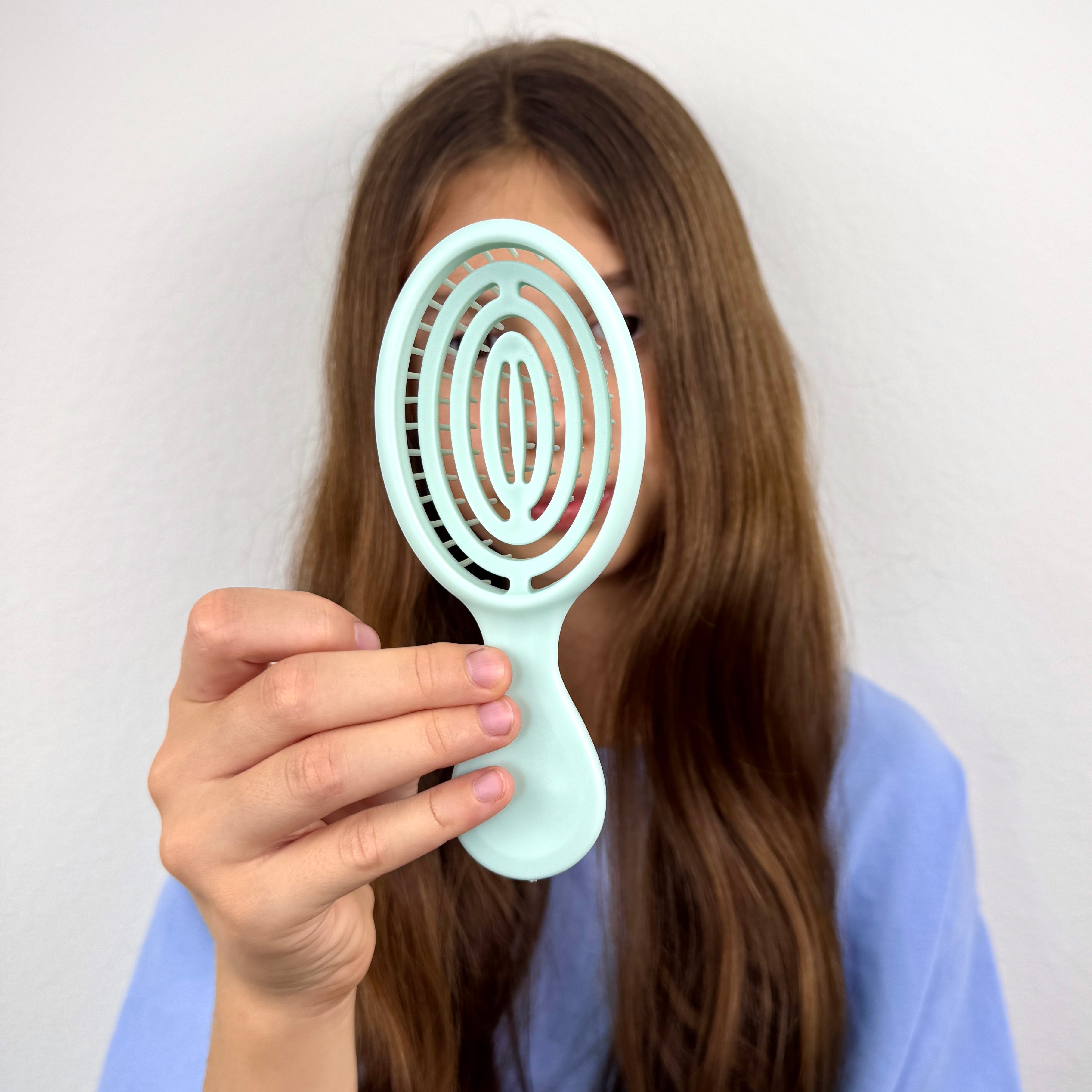 Mini Detangling Hairbrush – Compact, Lightweight & Travel-Friendly